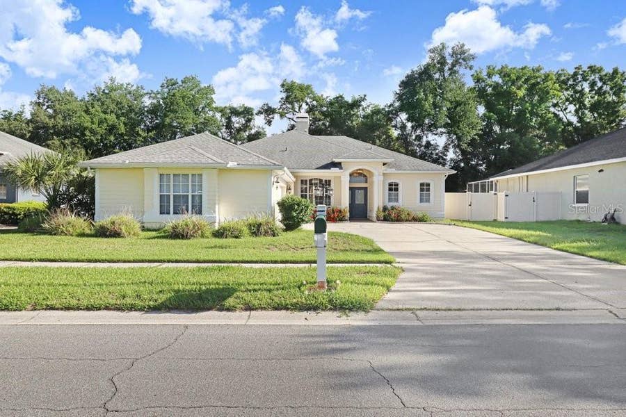 Property photo for 3029 MINUTEMAN LANE, Brandon, FL