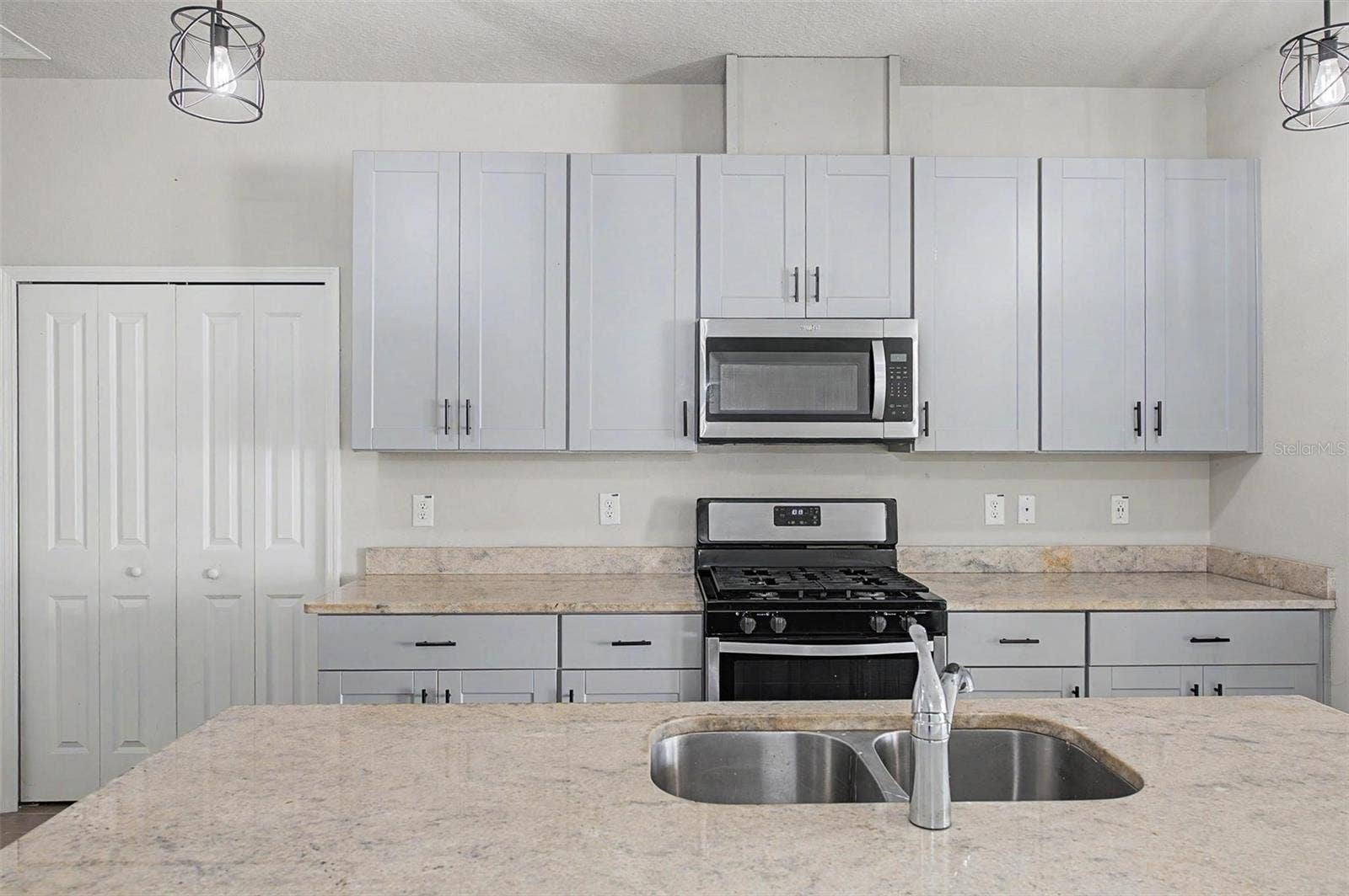 5435 BUNGALOW GROVE COURT, Palmetto, FL 34221 5435 BUNGALOW GROVE COURT, Palmetto, FL 34221