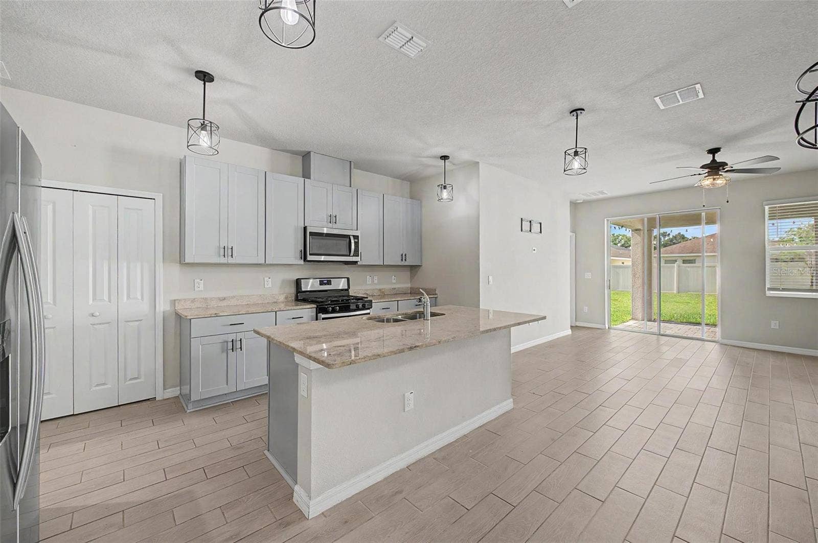 5435 BUNGALOW GROVE COURT, Palmetto, FL 34221 5435 BUNGALOW GROVE COURT, Palmetto, FL 34221