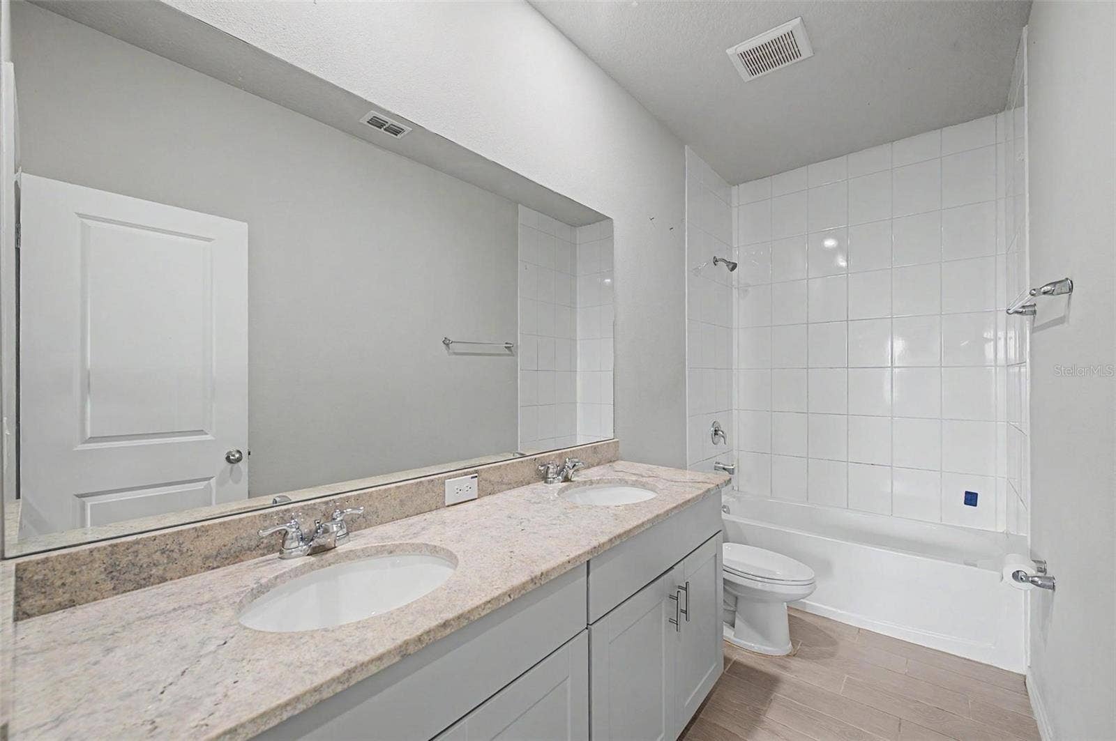 5435 BUNGALOW GROVE COURT, Palmetto, FL 34221 5435 BUNGALOW GROVE COURT, Palmetto, FL 34221