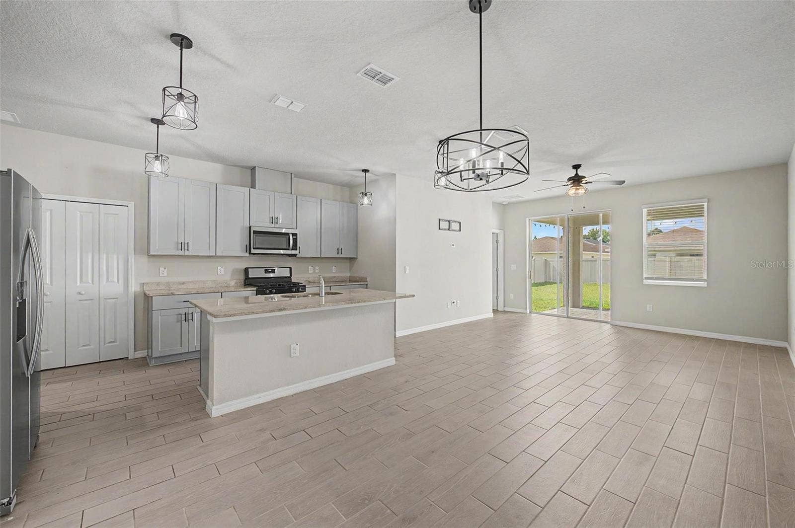 5435 BUNGALOW GROVE COURT, Palmetto, FL 34221 5435 BUNGALOW GROVE COURT, Palmetto, FL 34221