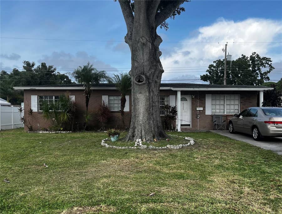 Property photo for 4905 ELDORADO DR, Tampa, FL