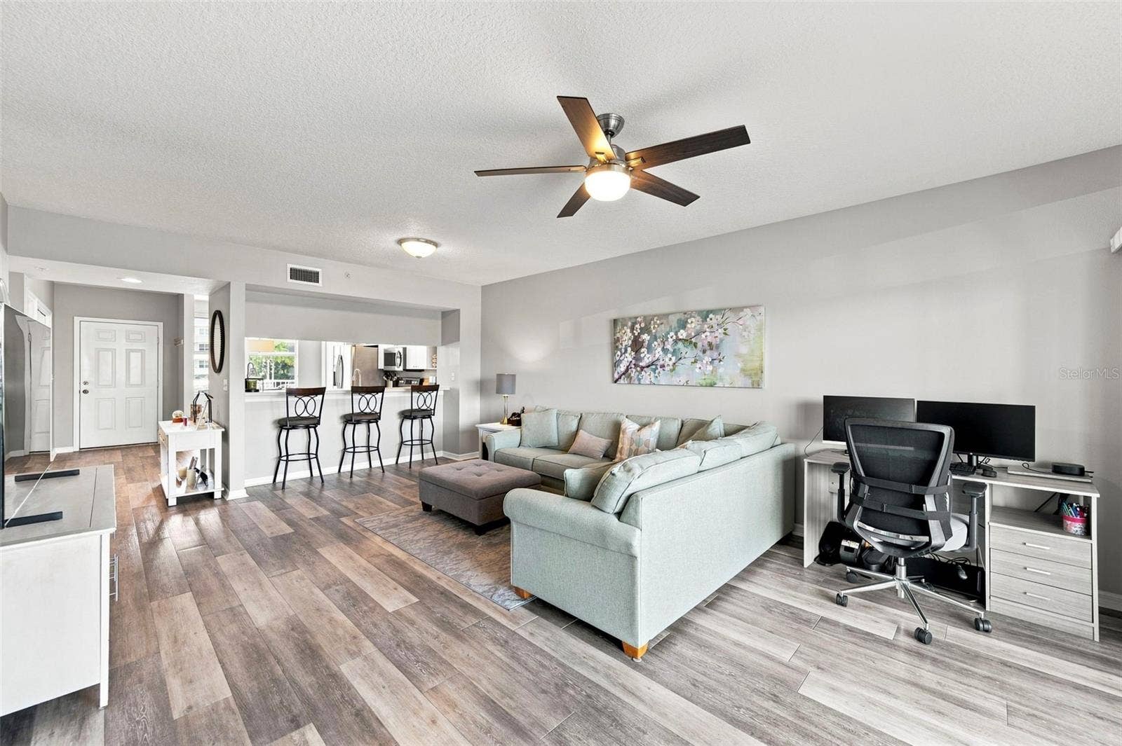 1200 COUNTRY CLUB DRIVE, #3105, Largo, FL 33771 1200 COUNTRY CLUB DRIVE, #3105, Largo, FL 33771