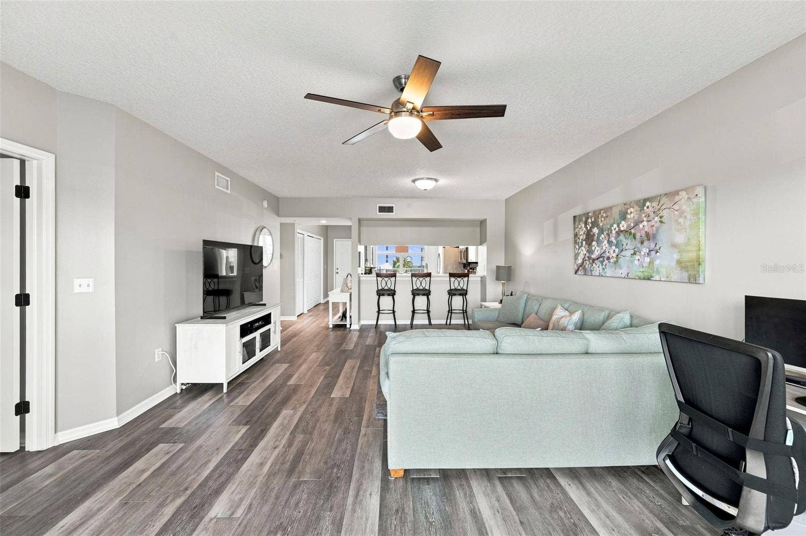 1200 COUNTRY CLUB DRIVE, #3105, Largo, FL 33771 1200 COUNTRY CLUB DRIVE, #3105, Largo, FL 33771