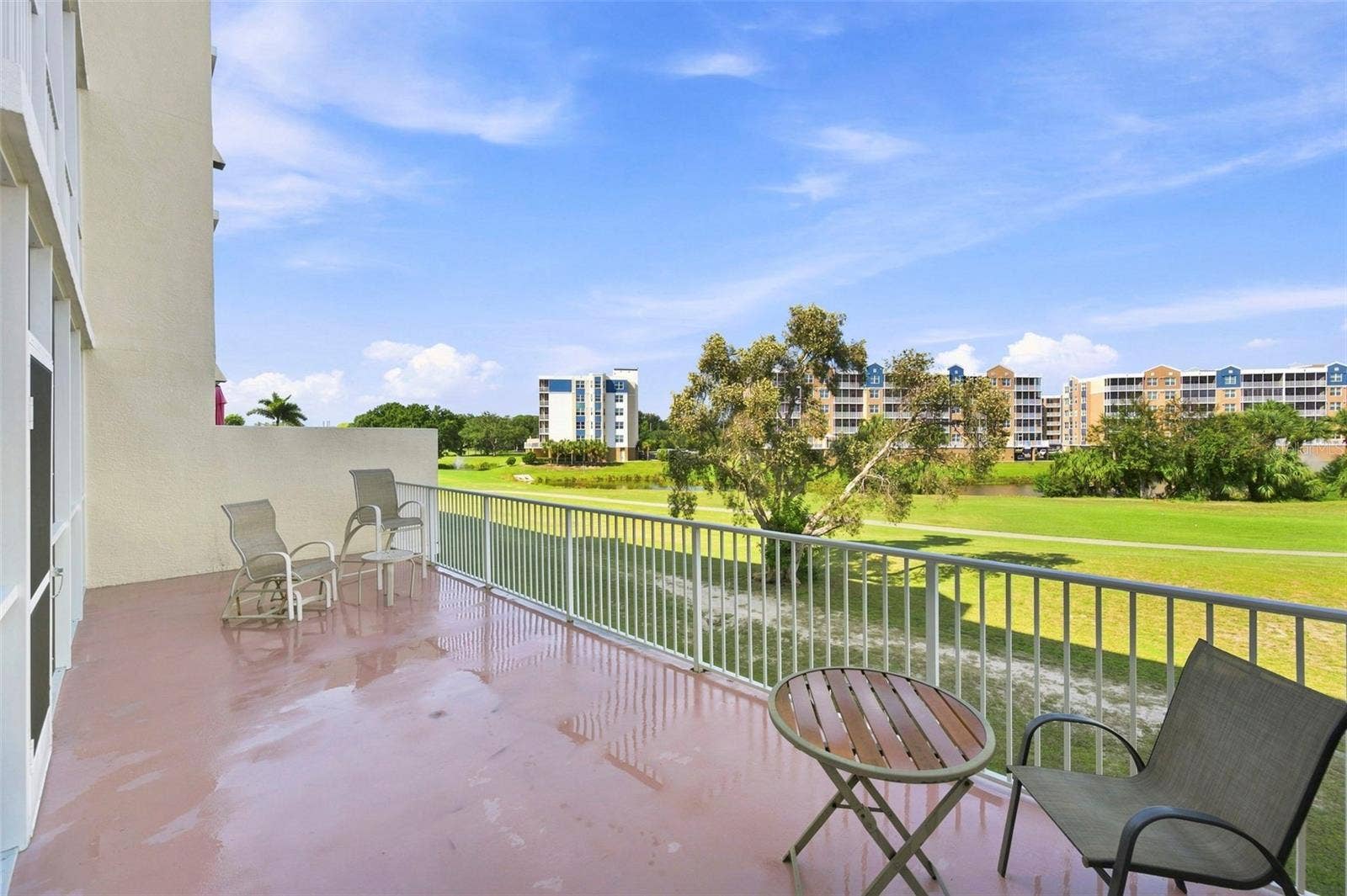 1200 COUNTRY CLUB DRIVE, #3105, Largo, FL 33771 1200 COUNTRY CLUB DRIVE, #3105, Largo, FL 33771
