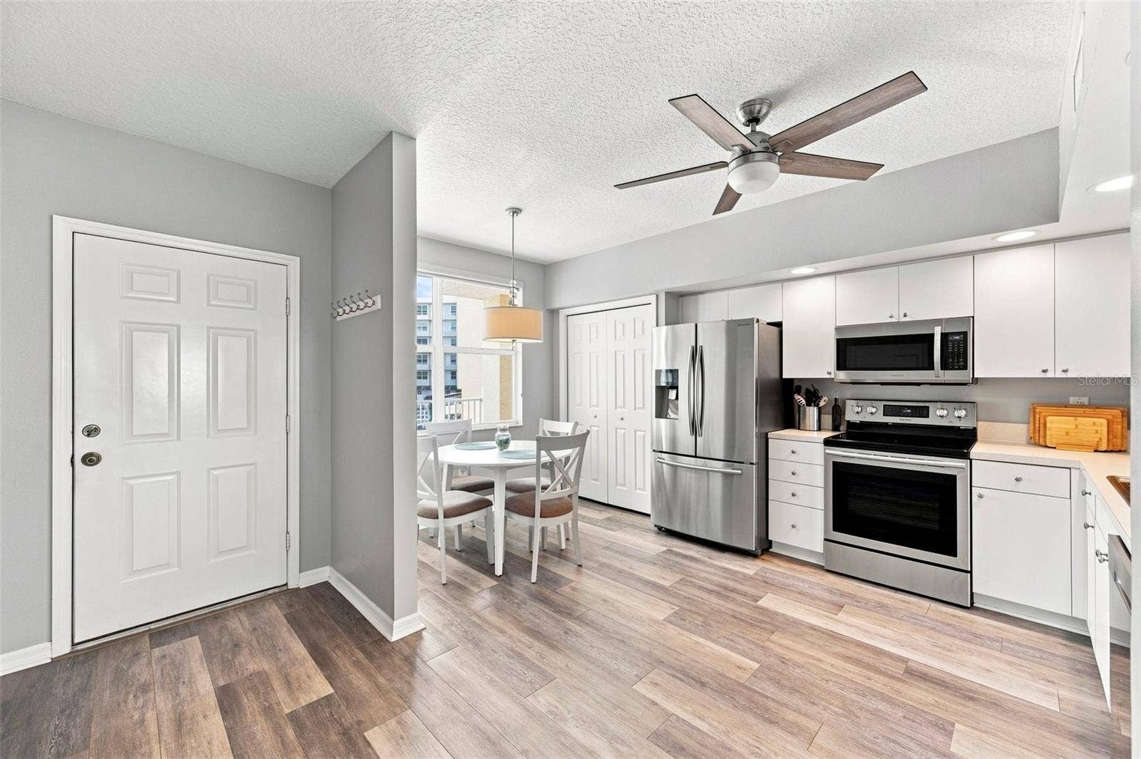 1200 COUNTRY CLUB DRIVE, #3105, Largo, FL 33771 1200 COUNTRY CLUB DRIVE, #3105, Largo, FL 33771