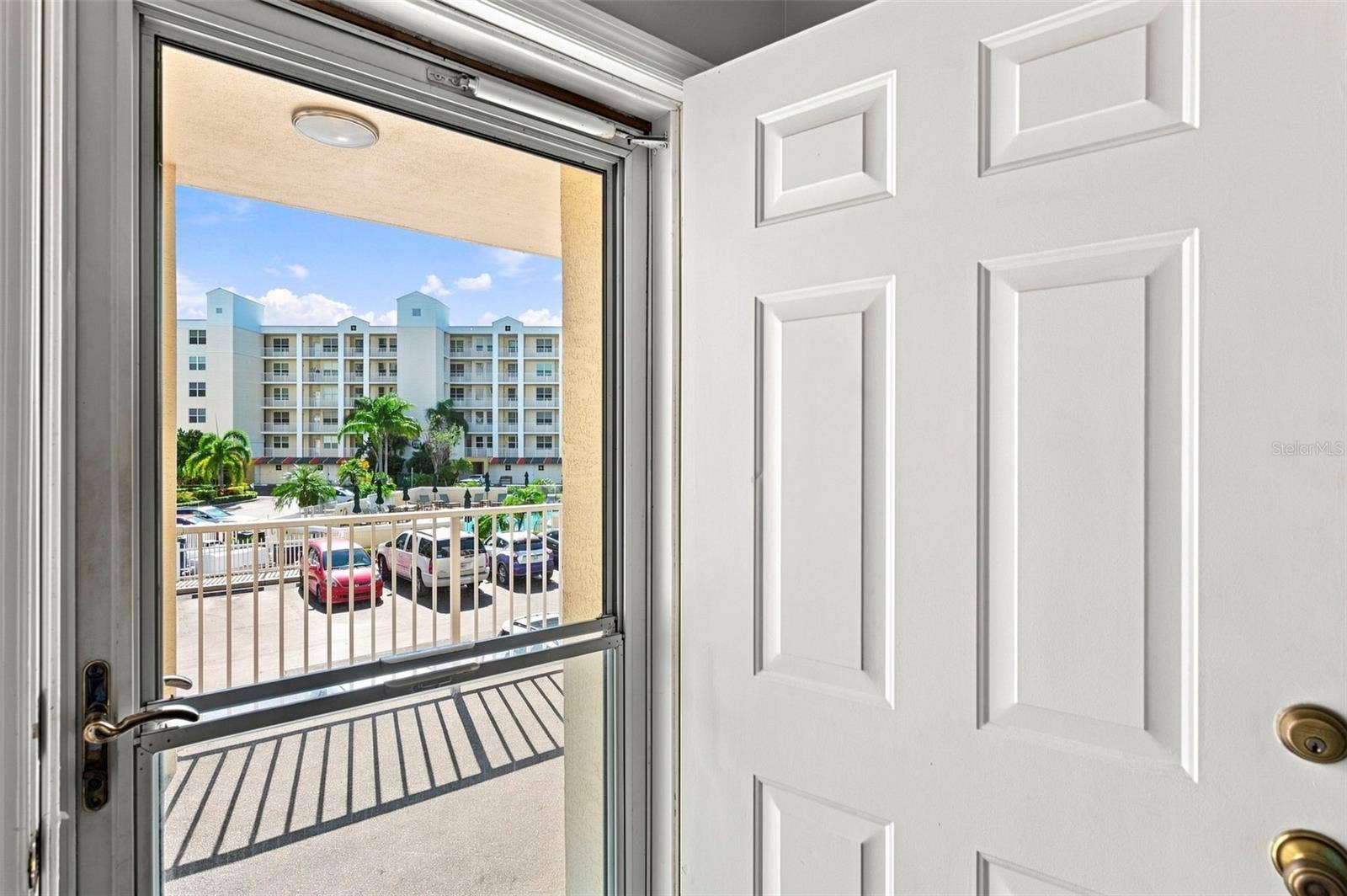 1200 COUNTRY CLUB DRIVE, #3105, Largo, FL 33771 1200 COUNTRY CLUB DRIVE, #3105, Largo, FL 33771
