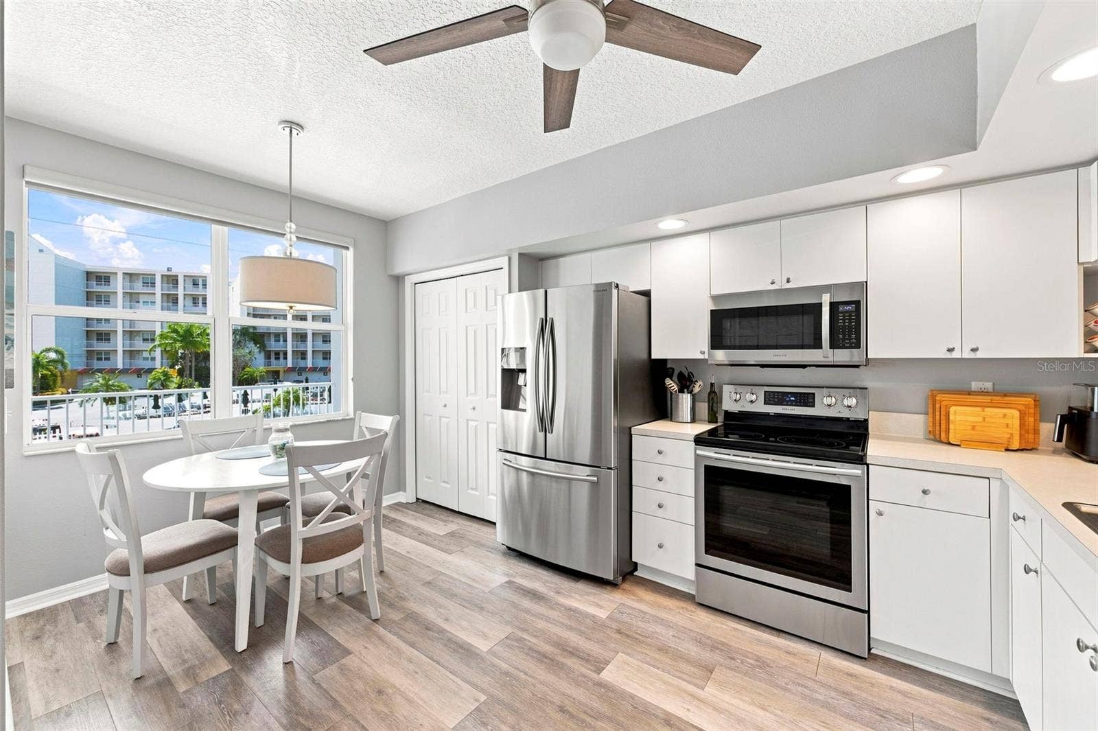1200 COUNTRY CLUB DRIVE, #3105, Largo, FL 33771 1200 COUNTRY CLUB DRIVE, #3105, Largo, FL 33771