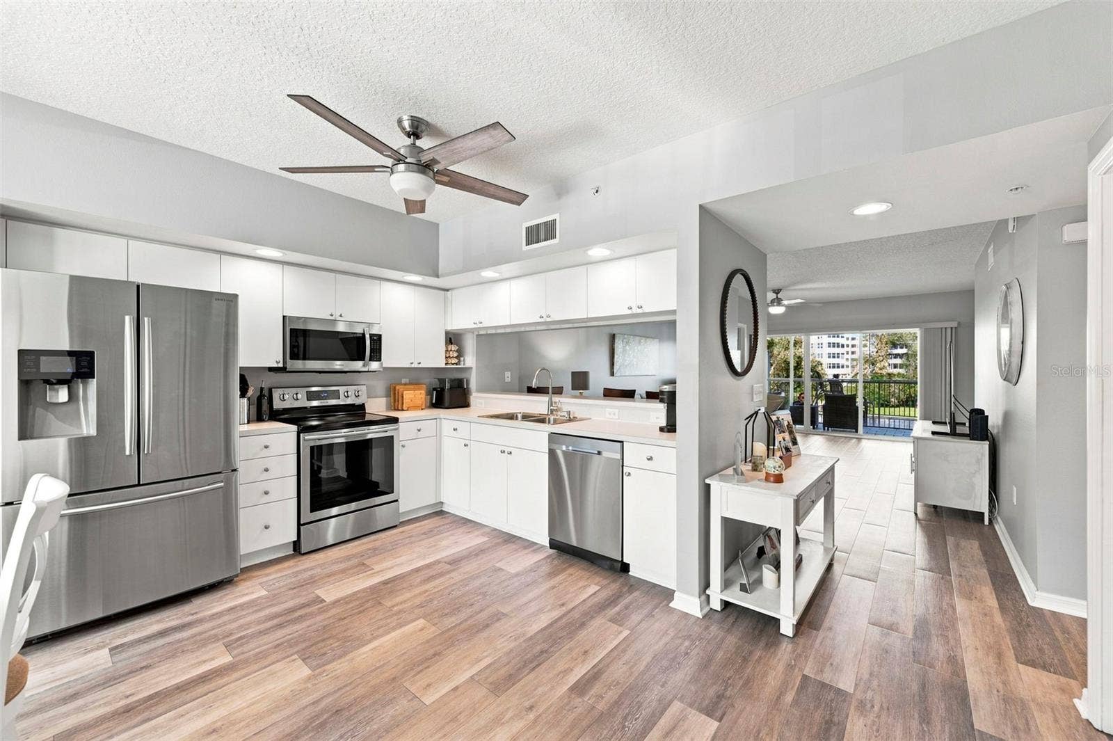 1200 COUNTRY CLUB DRIVE, #3105, Largo, FL 33771 1200 COUNTRY CLUB DRIVE, #3105, Largo, FL 33771