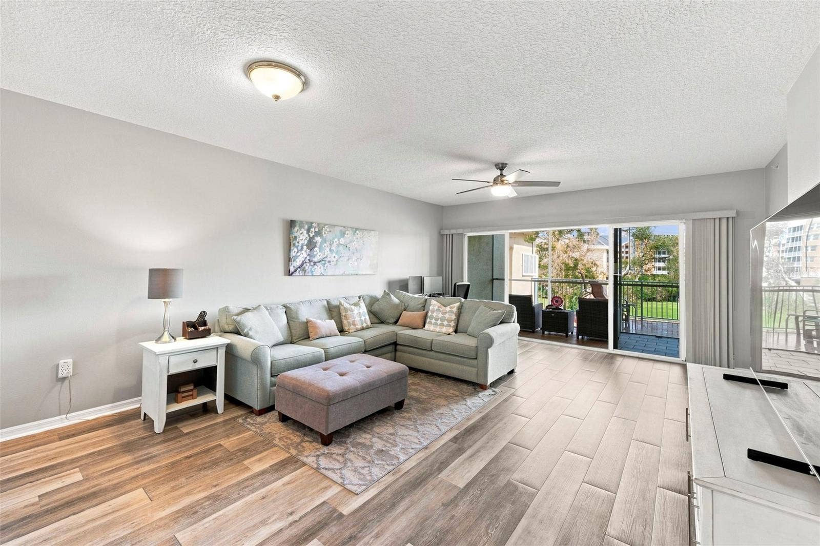 1200 COUNTRY CLUB DRIVE, #3105, Largo, FL 33771 1200 COUNTRY CLUB DRIVE, #3105, Largo, FL 33771