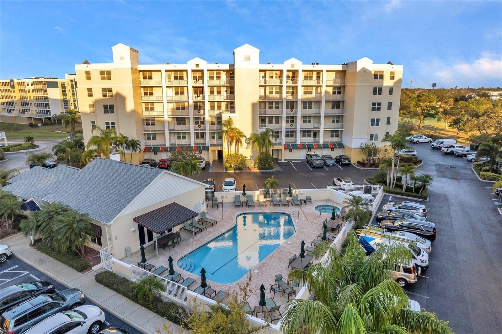 1200 COUNTRY CLUB DRIVE, #3105, Largo, FL 33771 1200 COUNTRY CLUB DRIVE, #3105, Largo, FL 33771