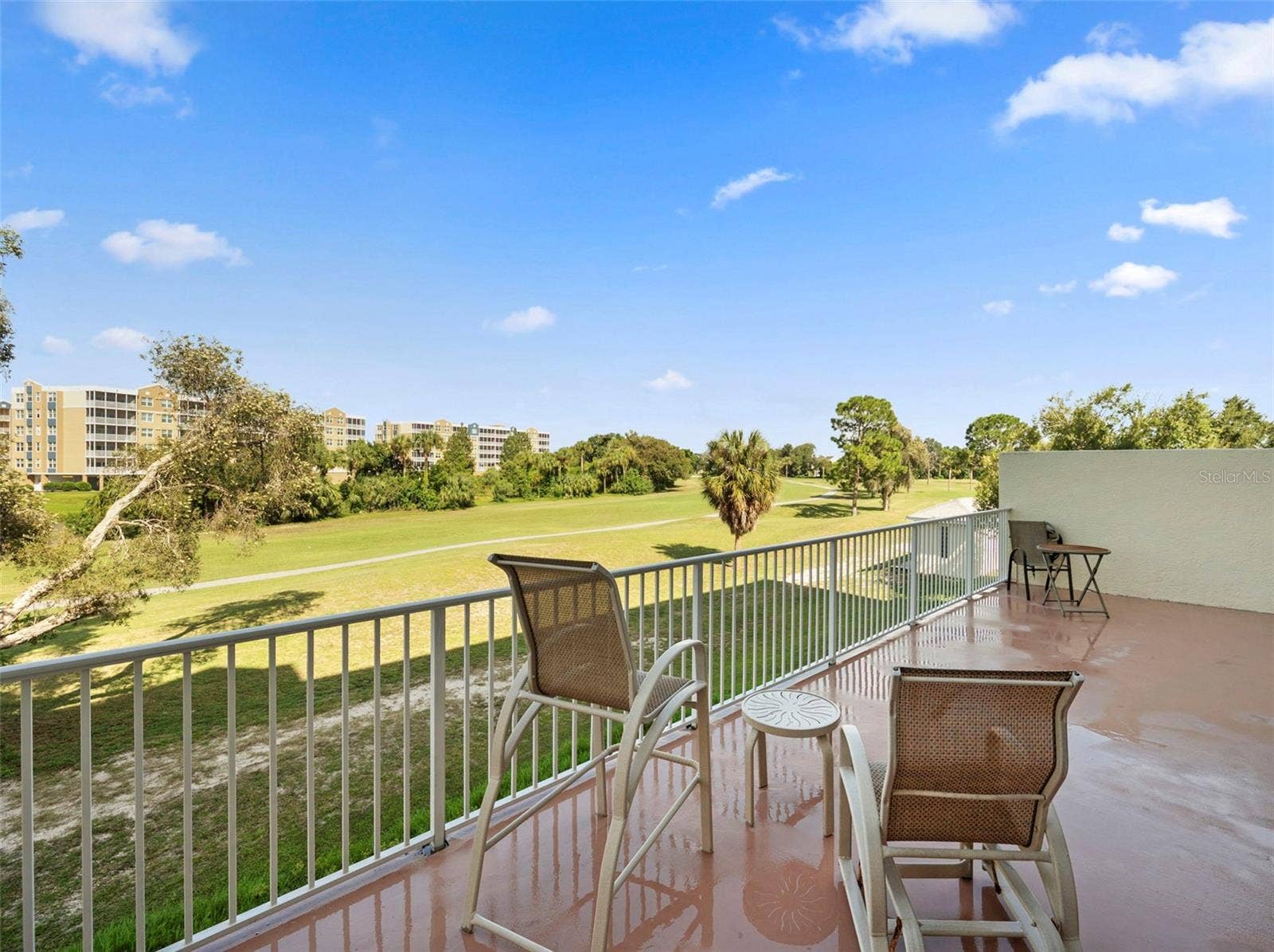 1200 COUNTRY CLUB DRIVE, #3105, Largo, FL 33771 1200 COUNTRY CLUB DRIVE, #3105, Largo, FL 33771