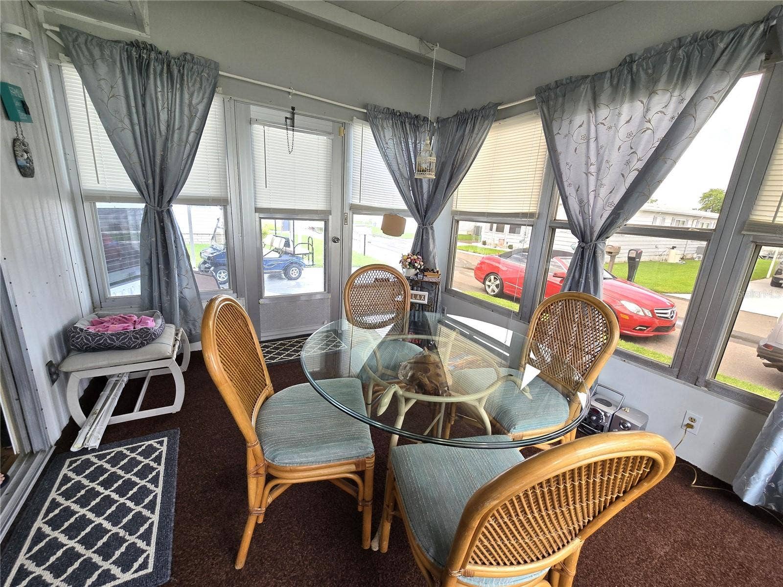 2122 WATERVIEW DRIVE, Holiday, FL 34691 Enclosed front porch Florida room