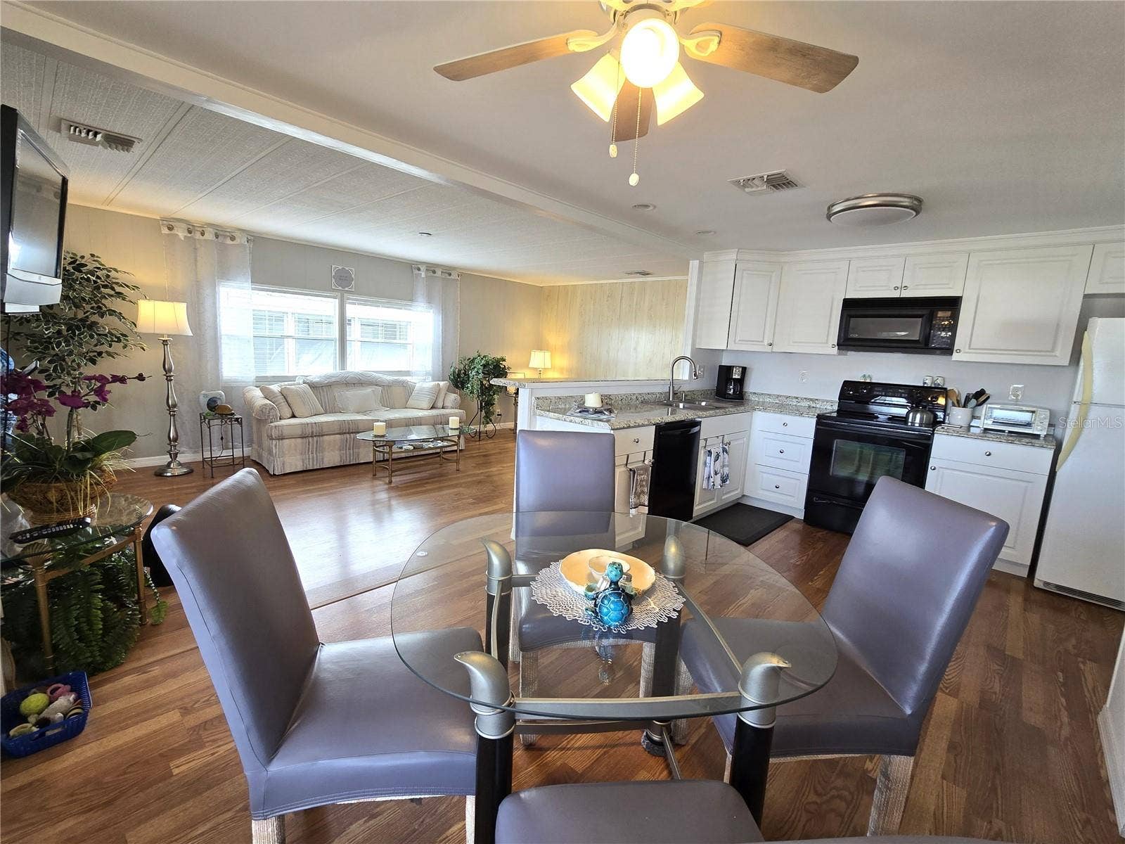 2122 WATERVIEW DRIVE, Holiday, FL 34691 Open floor plan