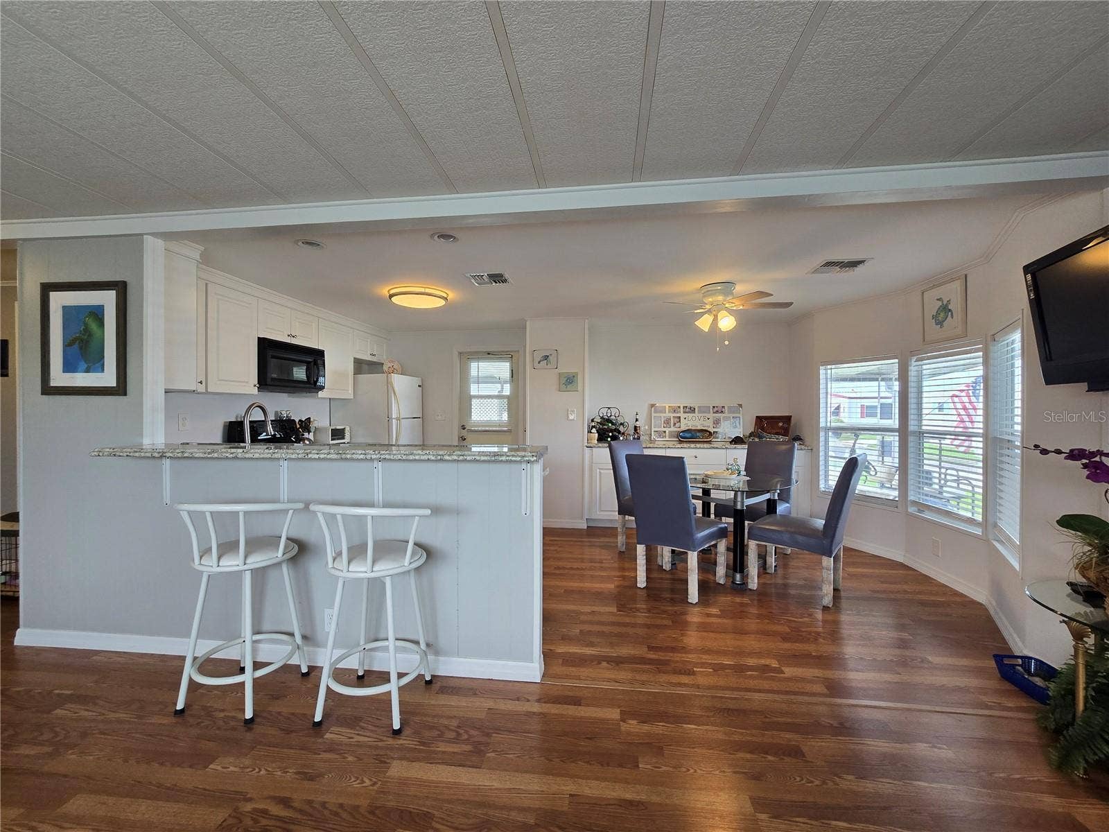 2122 WATERVIEW DRIVE, Holiday, FL 34691 Breakfast bar