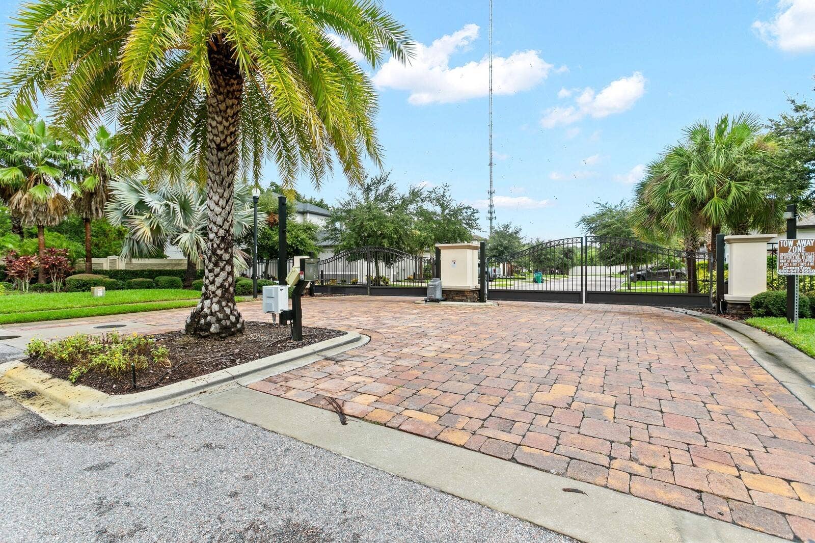 8524 ARABELLA LANE, Seminole, FL 33777 8524 ARABELLA LANE, Seminole, FL 33777