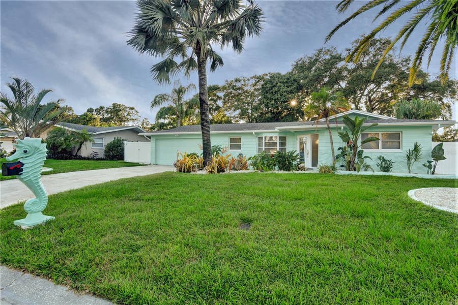 Property photo for 1968 SOUVENIR DRIVE, Clearwater, FL