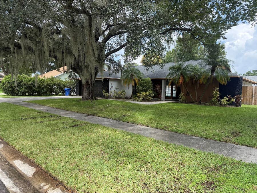 Property photo for 4715 KEMBLE COURT, Tampa, FL