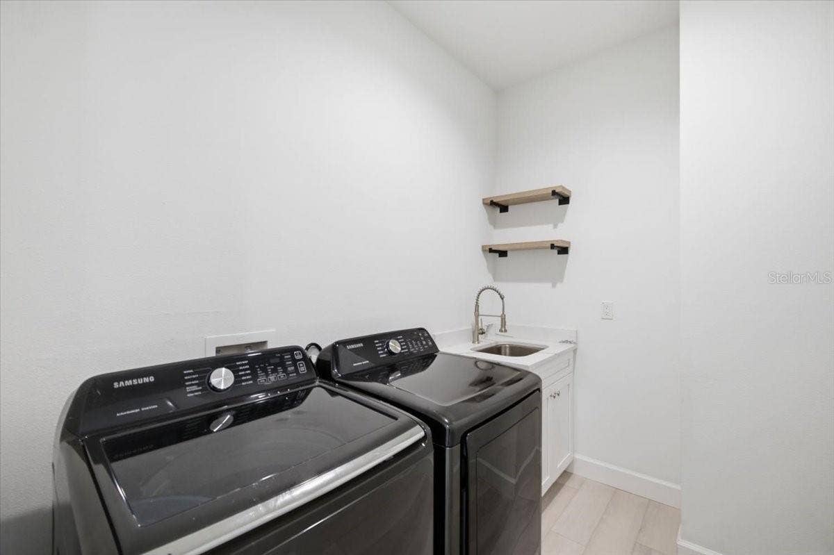 4917 N NEBRASKA AVENUE, Tampa, FL 33603 Laundry Room
