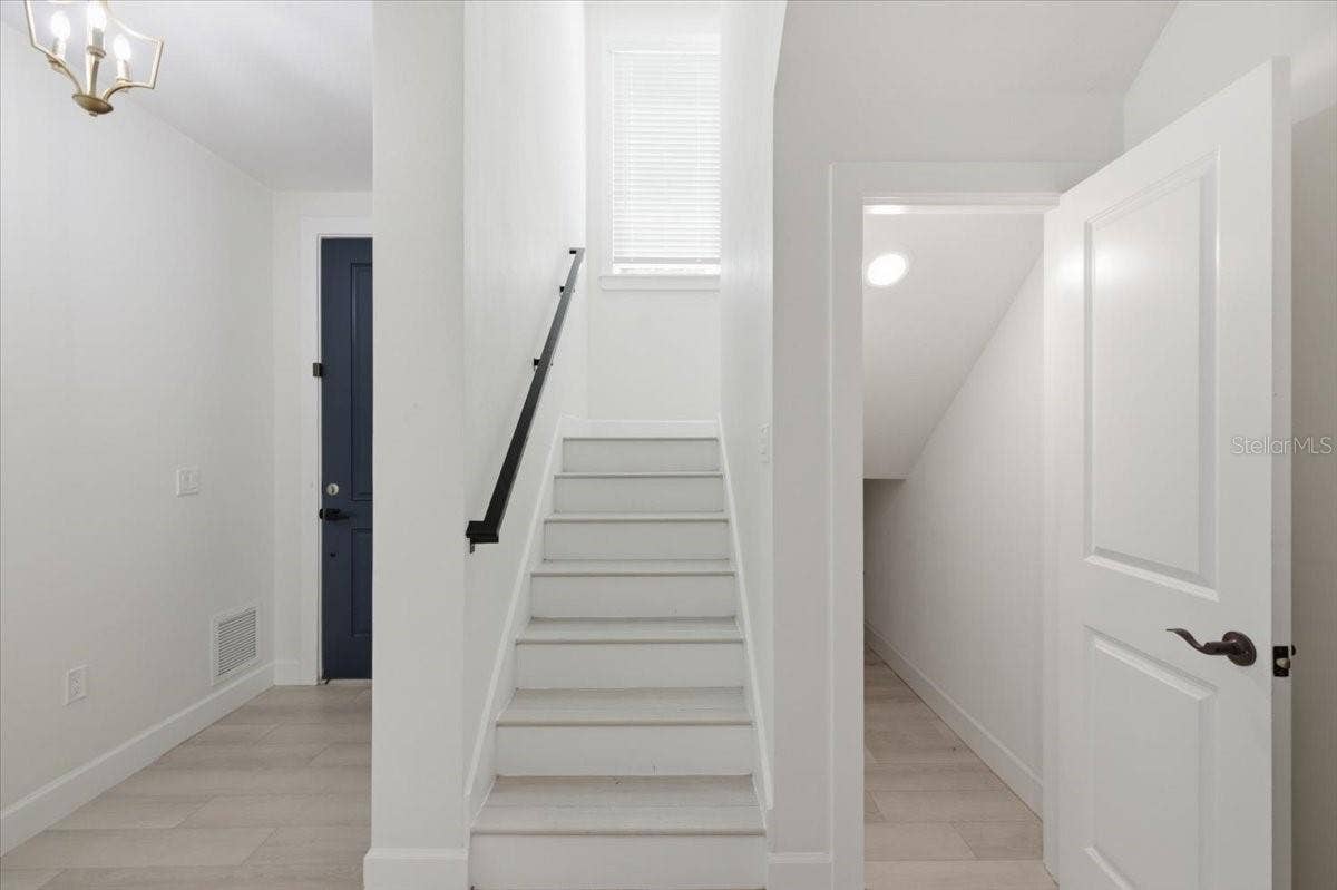 4917 N NEBRASKA AVENUE, Tampa, FL 33603 Plenty of storage