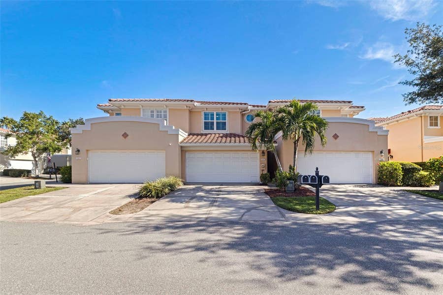 Property photo for 123 VALENCIA CIRCLE, St Petersburg, FL