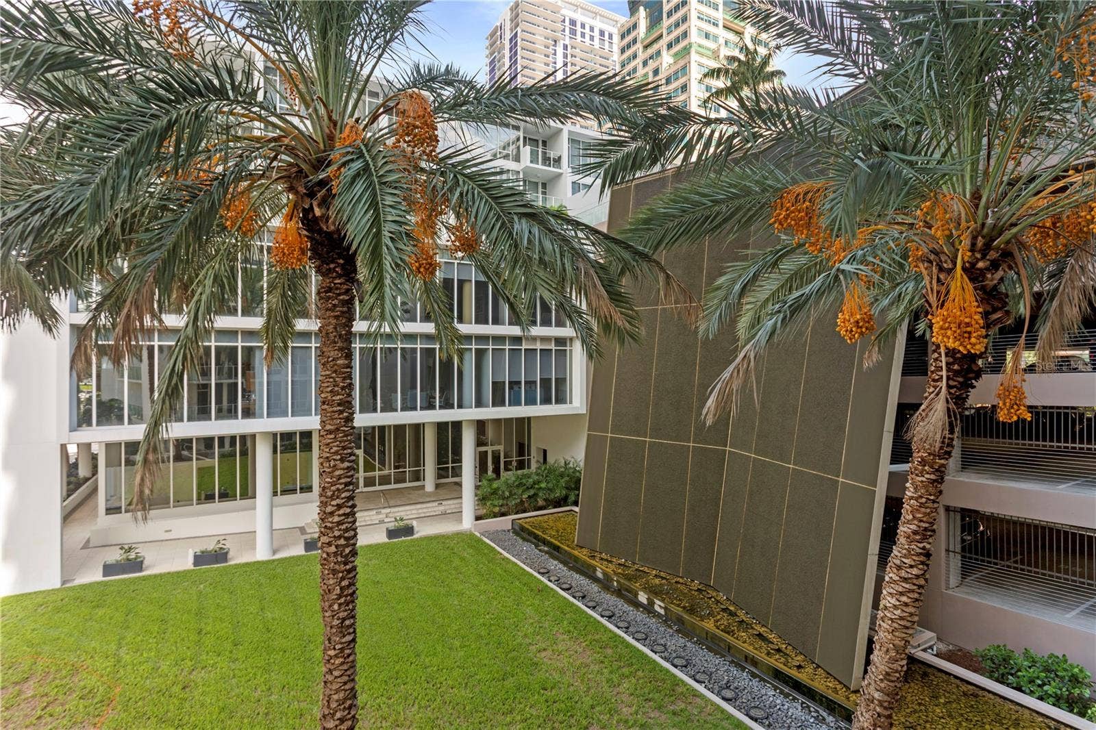 175 1ST STREET S, #303, St Petersburg, FL 33701 Balkony view