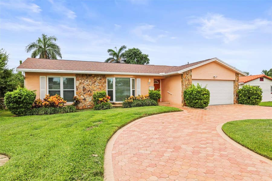 Property photo for 1112 40TH AVE NE, St Petersburg, FL