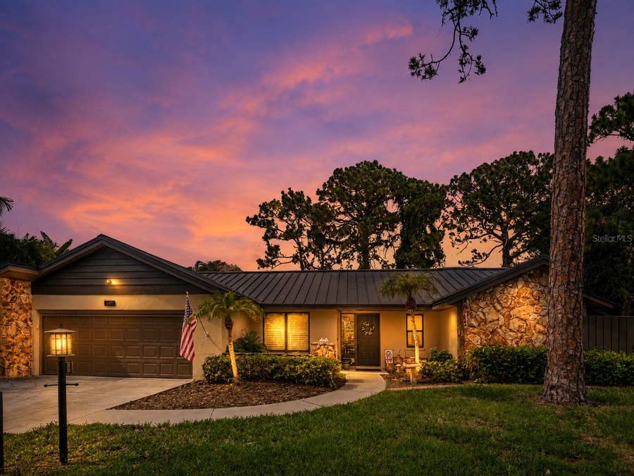 Property photo for 3911 COUNTRY VIEW CIR, Sarasota, FL