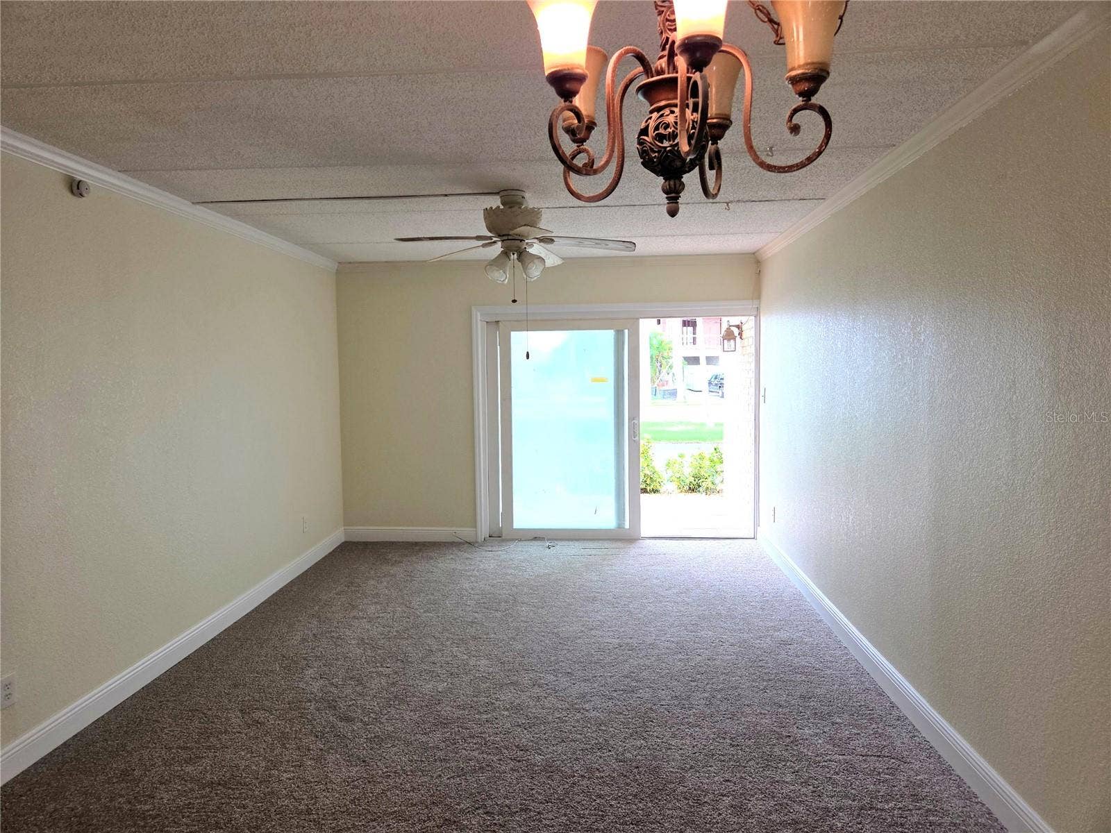 10365 PARADISE BOULEVARD, #13, Treasure Island, FL 33706 Great Room