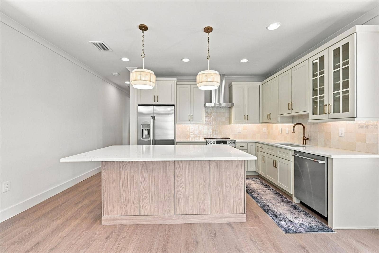 19101 GULF BOULEVARD, Indian Shores, FL 33785