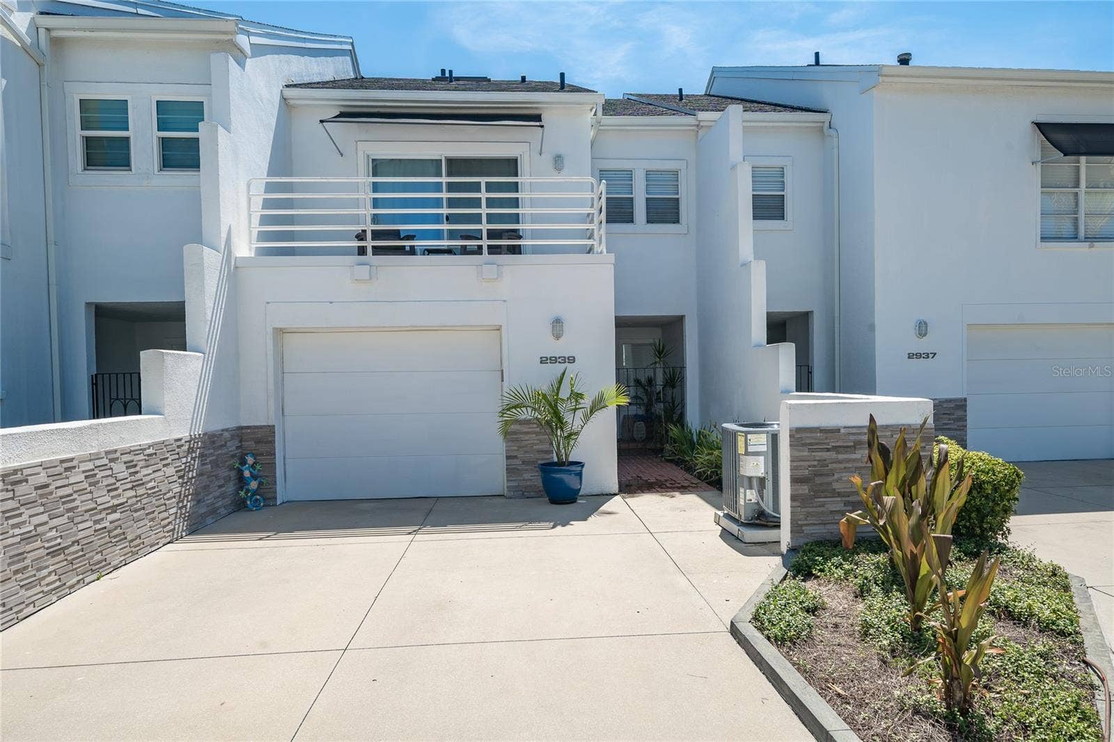 2939 W KNIGHTS AVENUE, Tampa, FL 33611