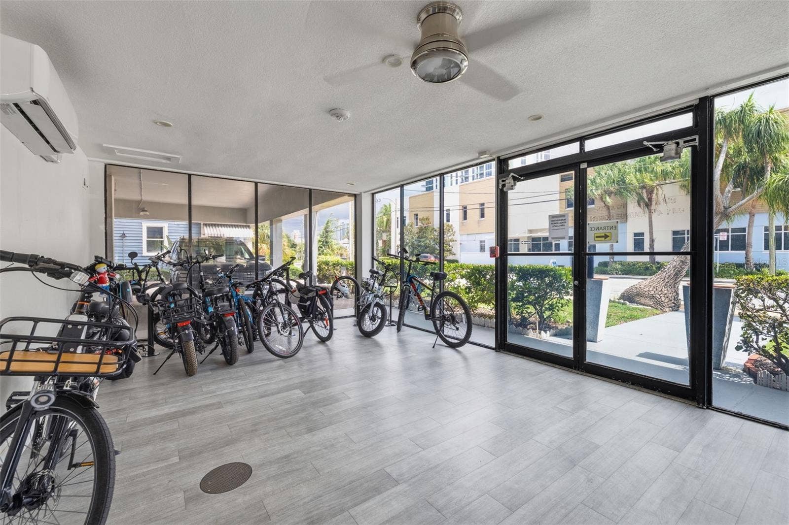 841 4TH AVENUE N, #27, St Petersburg, FL 33701 Convenient indoor bicycle storage area with easy access to the building exterior.
