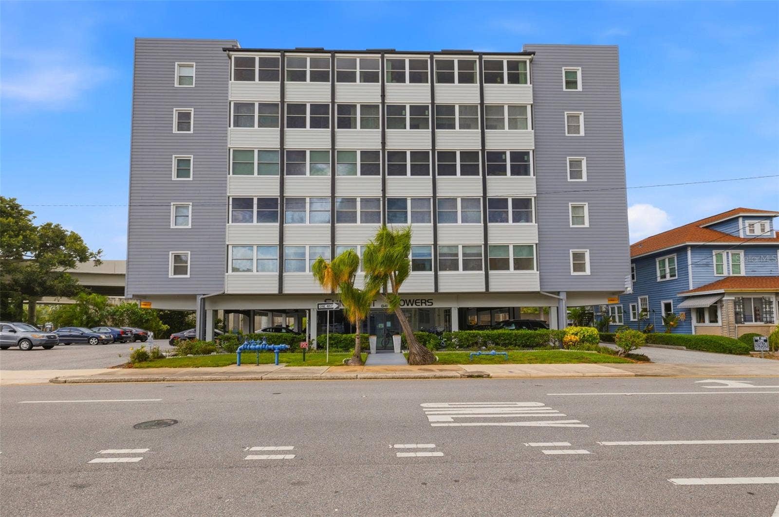 841 4TH AVENUE N, #27, St Petersburg, FL 33701 Welcome to Suncoast Towers, a 55+ community ideally located just outside the heart of Downtown St. Petersburg.