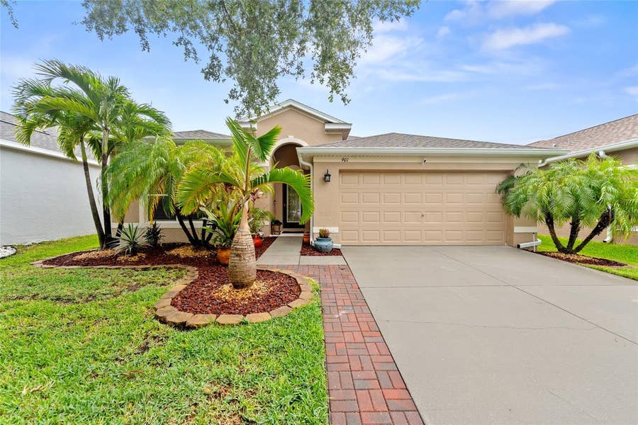 Property photo for 901 PARKER DEN DRIVE, Ruskin, FL