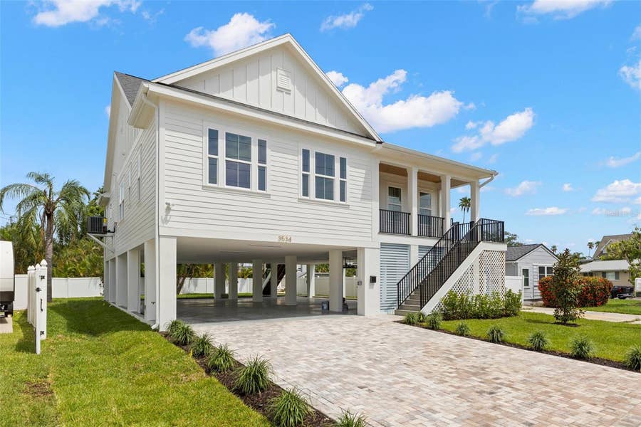 Property photo for 3534 OVERLOOK DRIVE NE, St Petersburg, FL