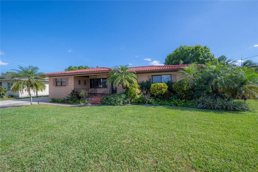 Property photo for 2916 W COLLINS STREET, Tampa, FL