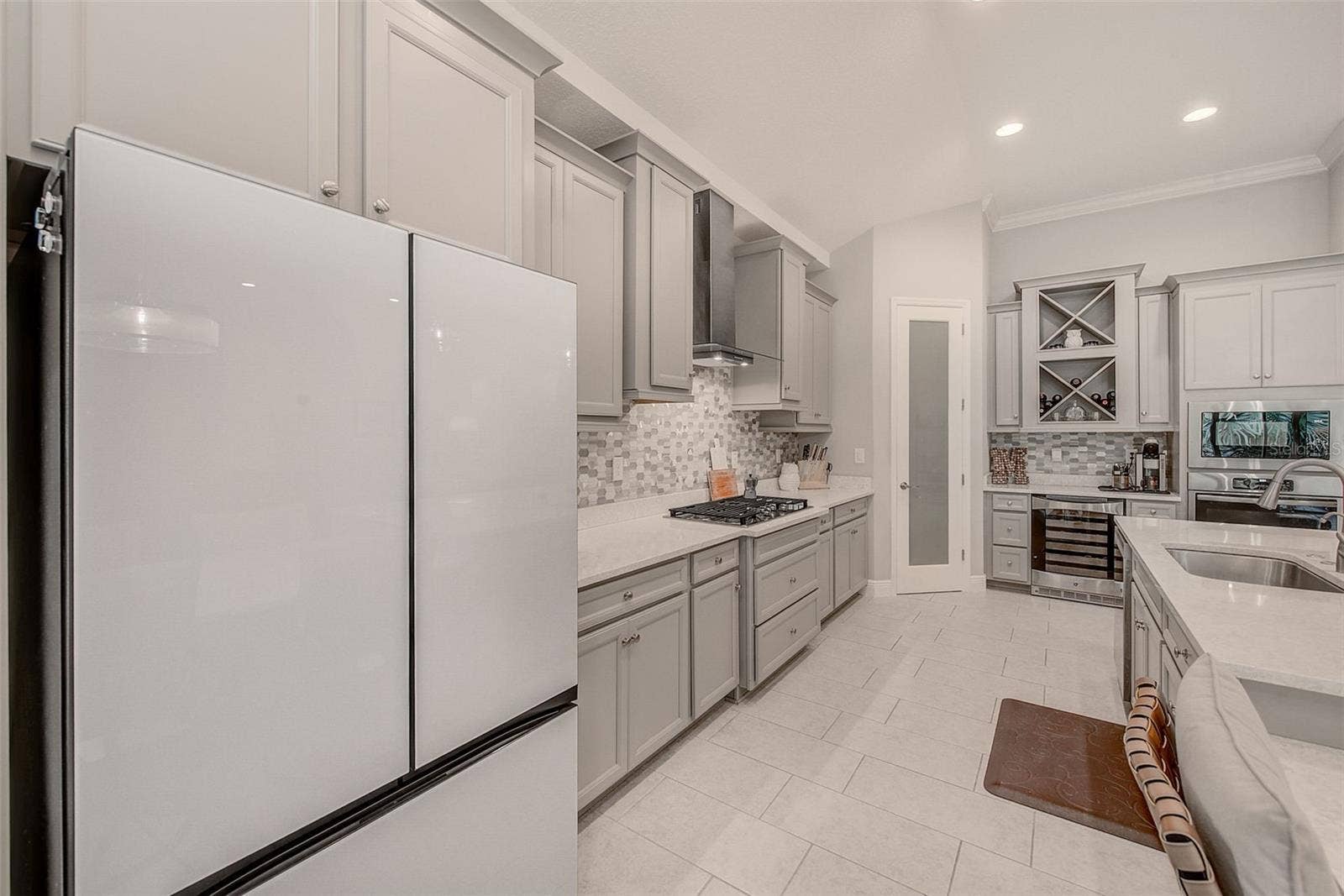 6916 NEOPOLITAN COURT, Apollo Beach, FL 33572