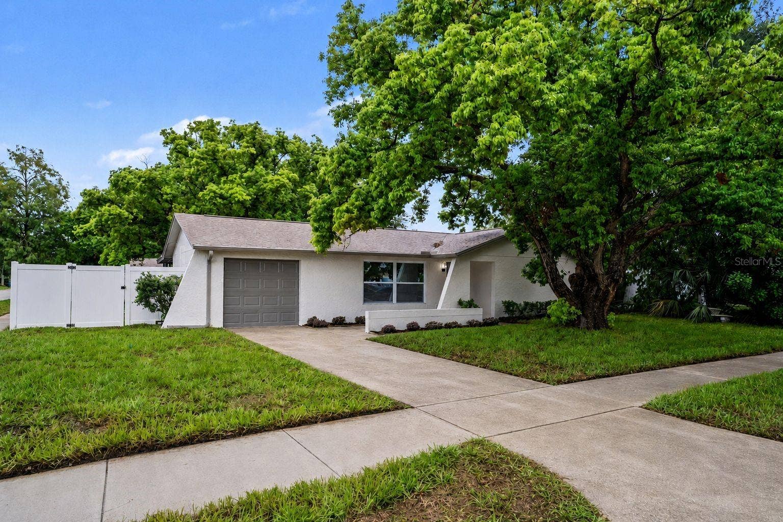 11928 TEMPLE CT, Seminole, FL 33772 11928 TEMPLE CT, Seminole, FL 33772
