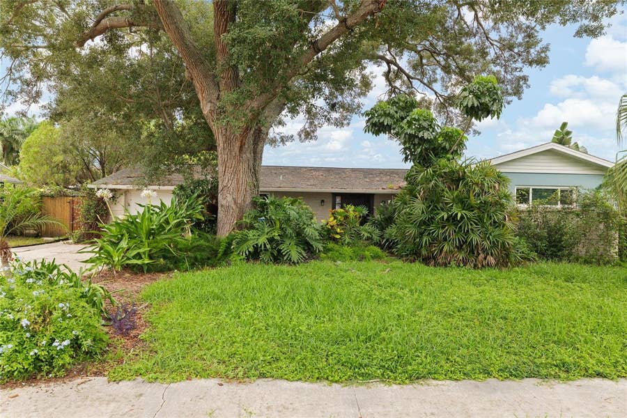 Property photo for 8404 FLAGSTONE DRIVE, Tampa, FL
