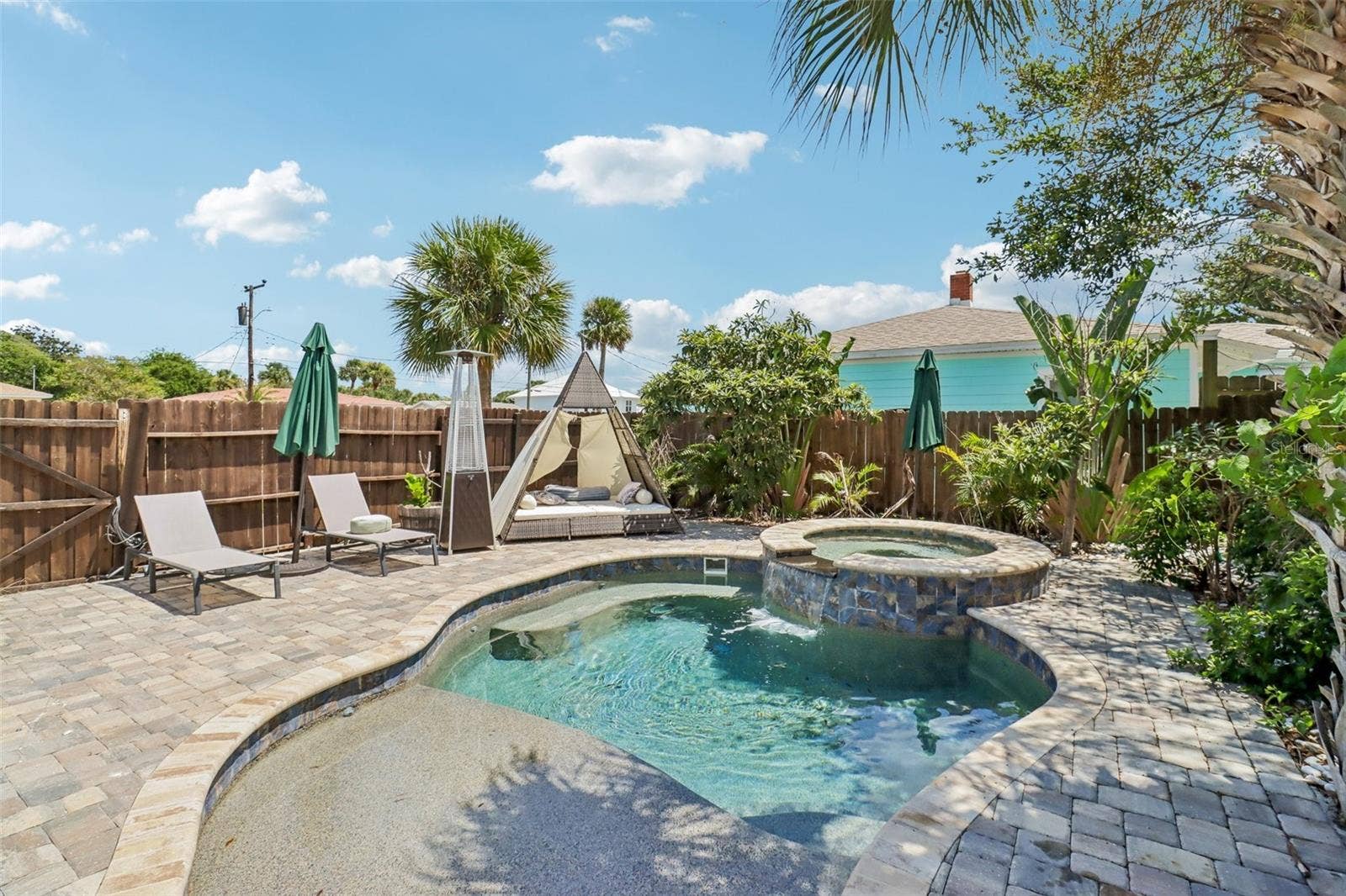 300 REVILO BOULEVARD, Daytona Beach, FL 32118