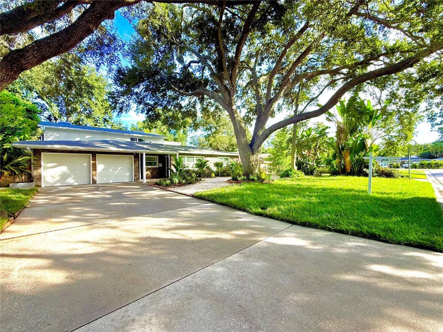 Property photo for 1557 ROBINSON DRIVE N, St Petersburg, FL