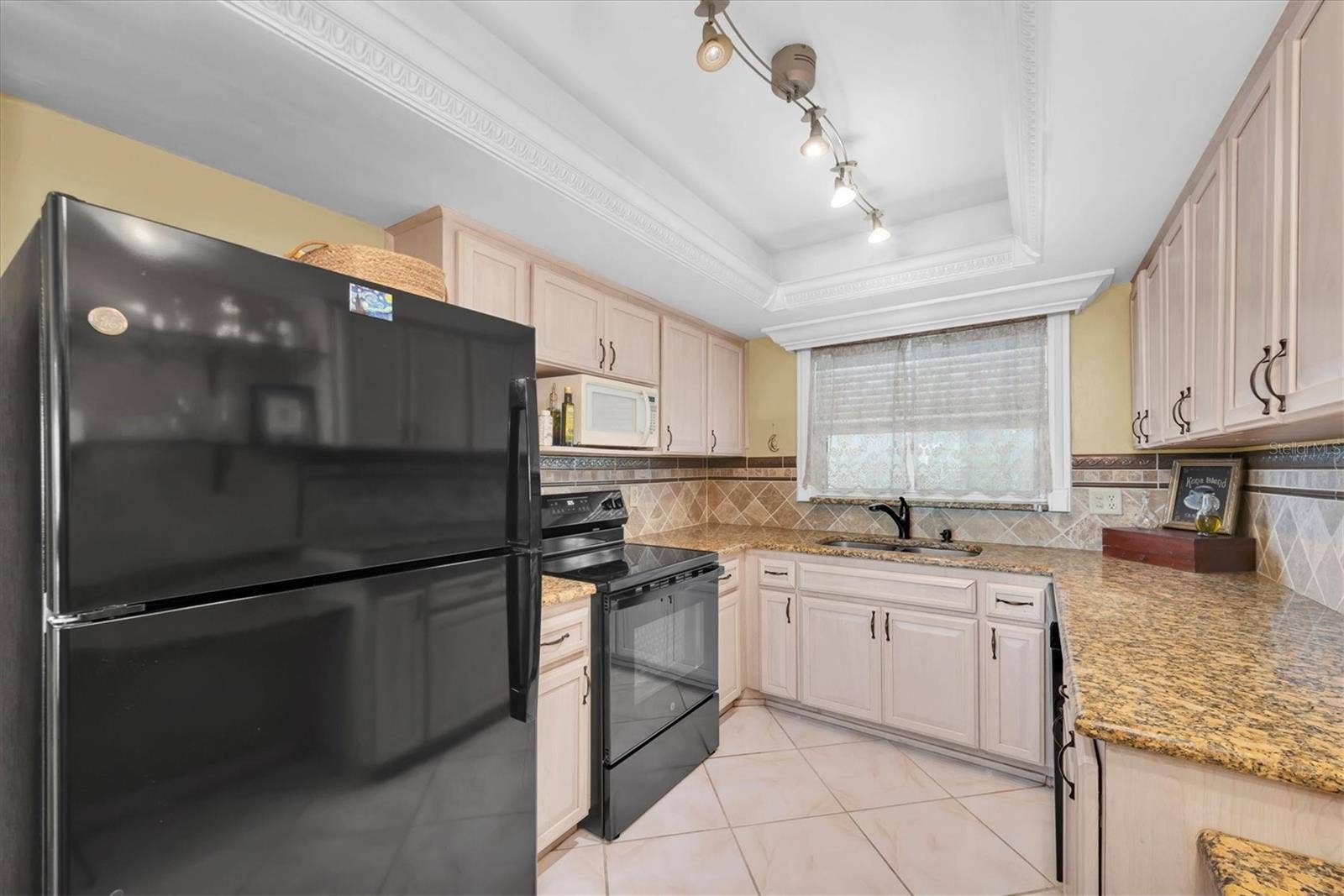 6363 GULF WINDS DRIVE, #233, St Petersburg, FL 33706 6363 GULF WINDS DRIVE, #233, St Petersburg, FL 33706
