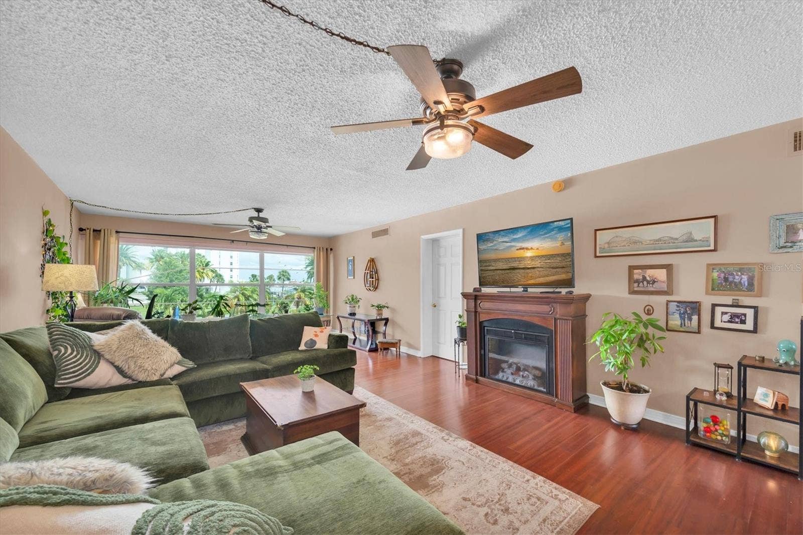 6363 GULF WINDS DRIVE, #233, St Petersburg, FL 33706 6363 GULF WINDS DRIVE, #233, St Petersburg, FL 33706
