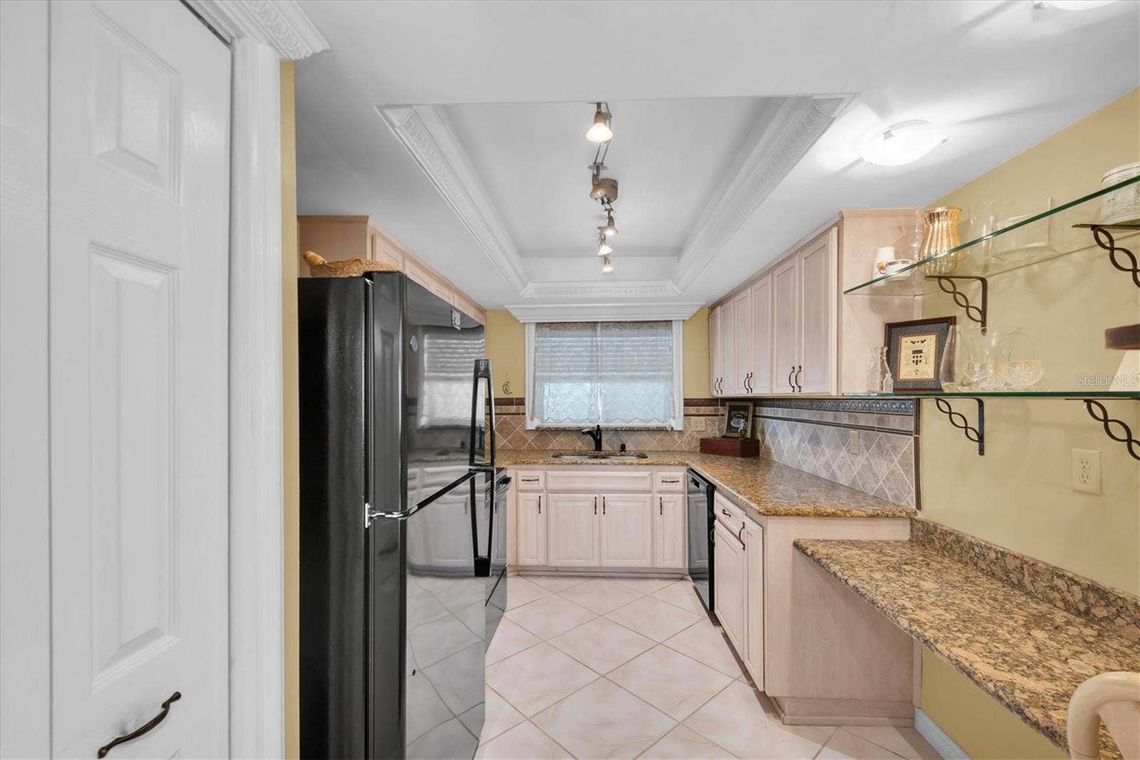 6363 GULF WINDS DRIVE, #233, St Petersburg, FL 33706 6363 GULF WINDS DRIVE, #233, St Petersburg, FL 33706