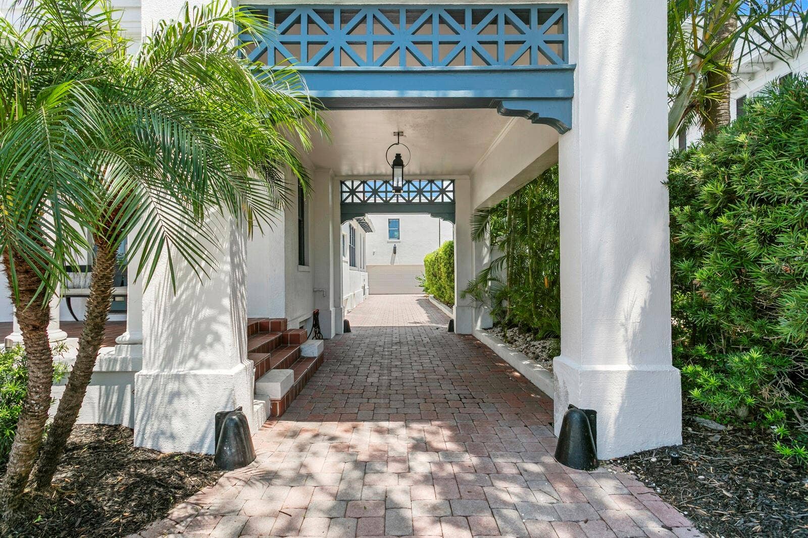 907 BAYSHORE BOULEVARD, Tampa, FL 33606 907 BAYSHORE BOULEVARD, Tampa, FL 33606