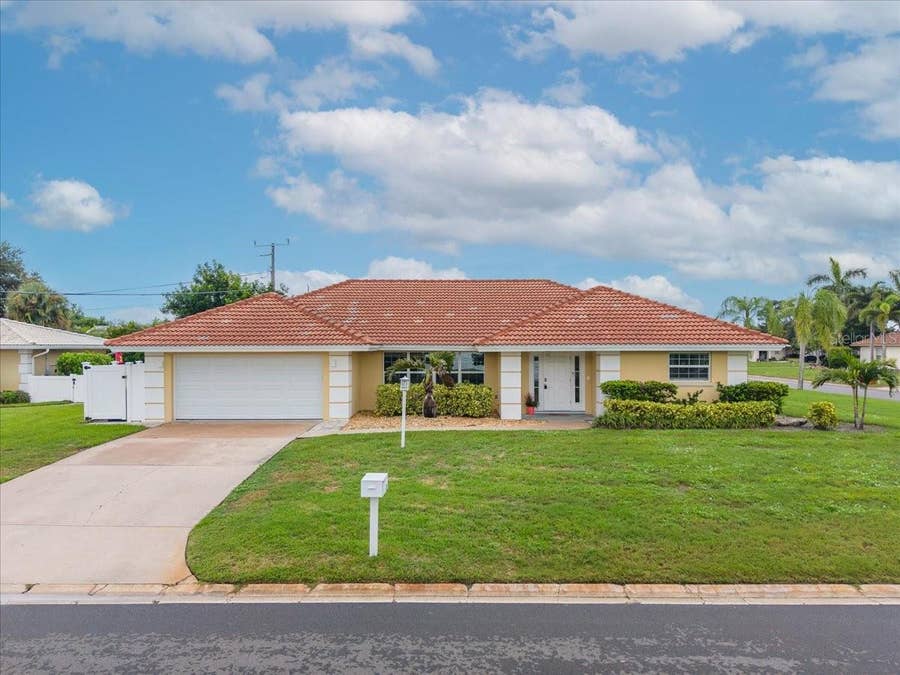 Property photo for 100 MATISSE CIRCLE W, Nokomis, FL