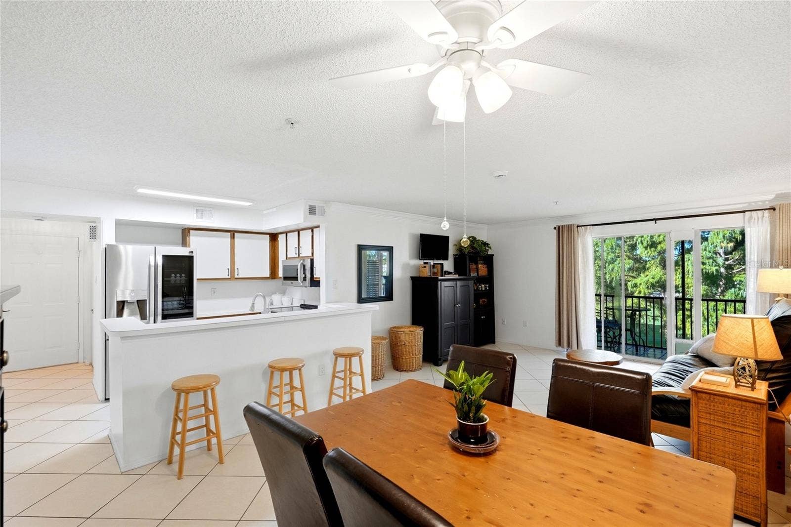 2400 FEATHER SOUND DRIVE, #427, Clearwater, FL 33762 2400 FEATHER SOUND DRIVE, #427, Clearwater, FL 33762