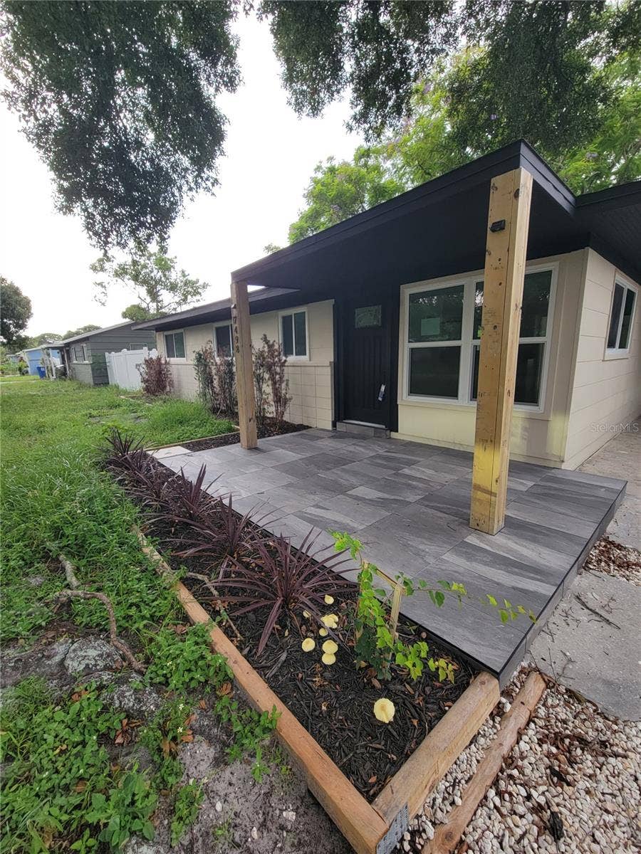 7498 N ORPINE DRIVE, St Petersburg, FL 33702