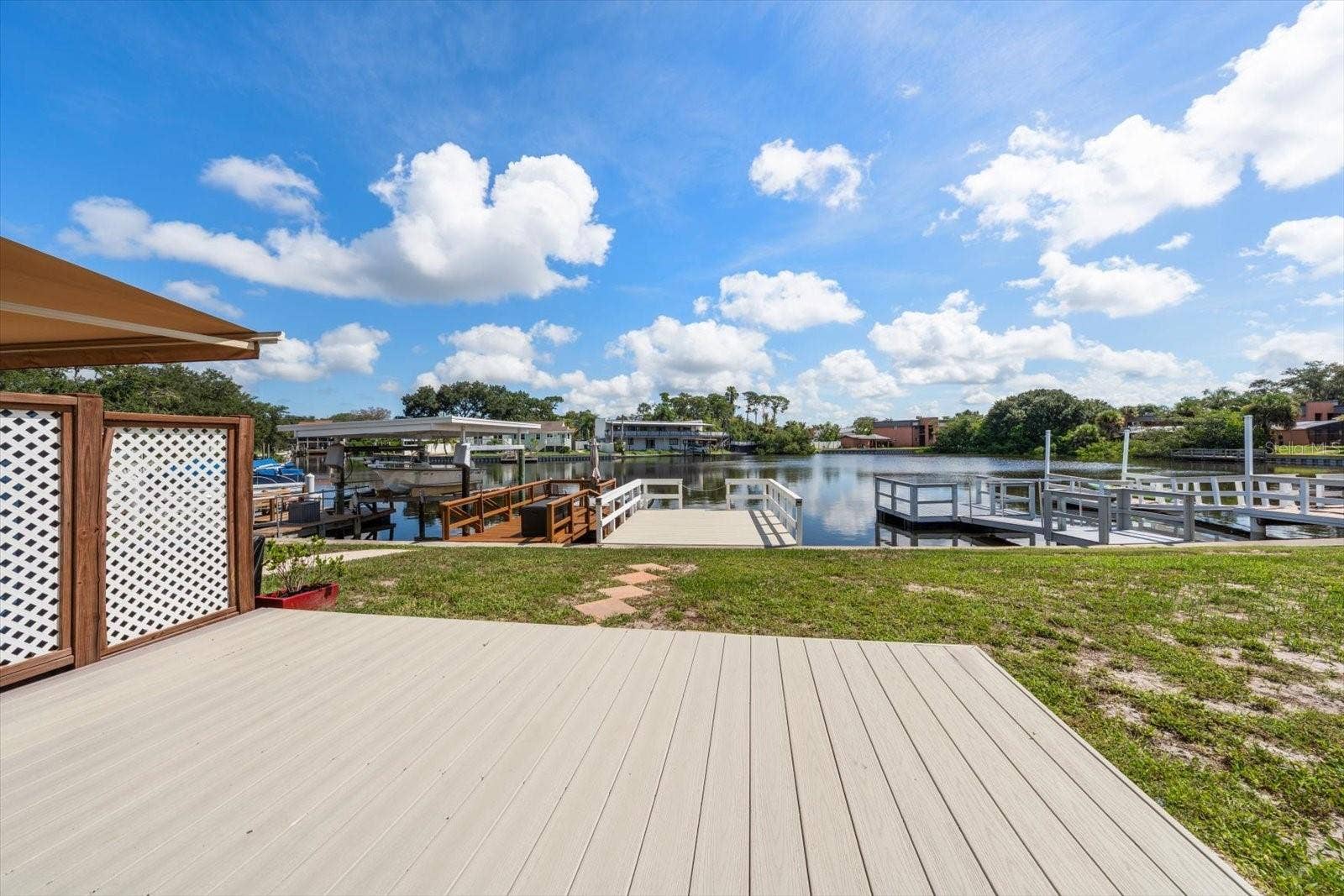 599 WESTWINDS DRIVE, #9, Palm Harbor, FL 34683