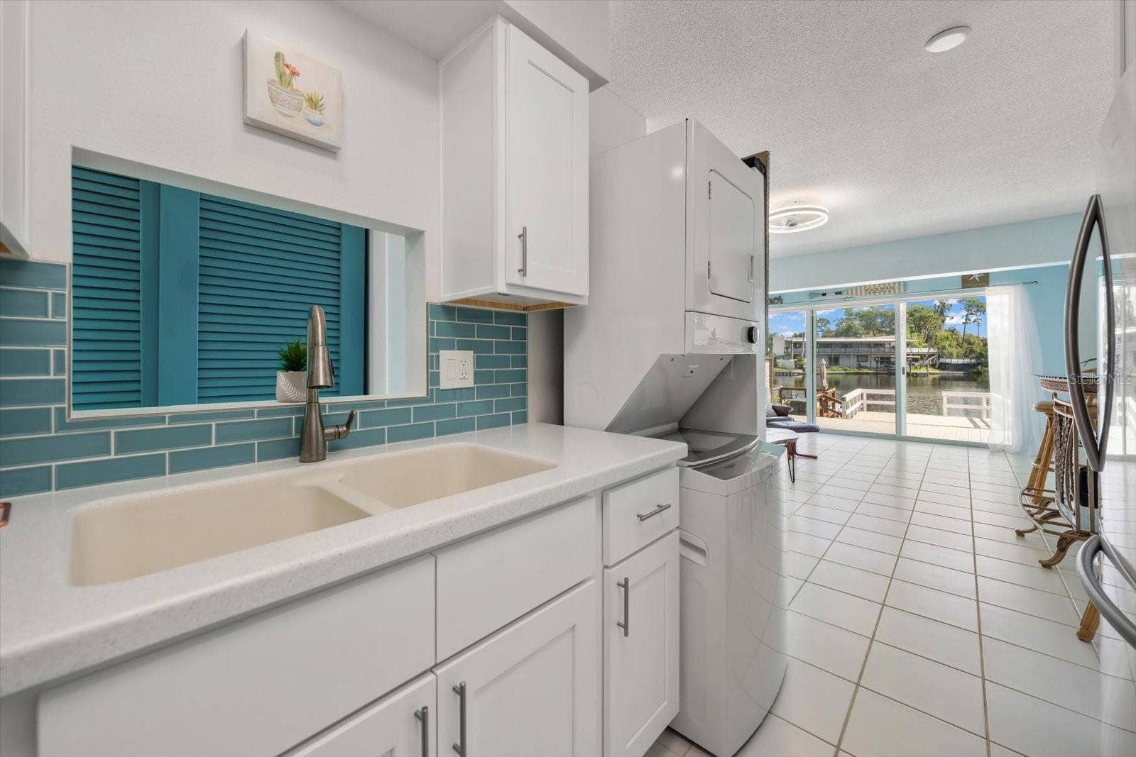 599 WESTWINDS DRIVE, #9, Palm Harbor, FL 34683